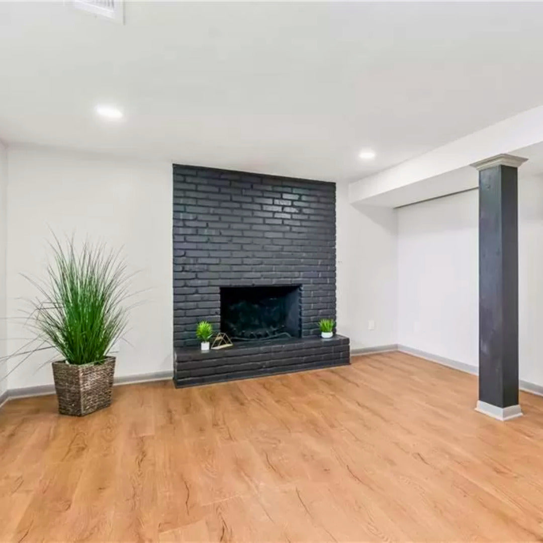 Light Oak - Luxury Vinyl Plank Flooring